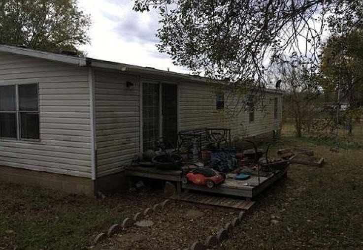 2nd image of 220 E Walnut