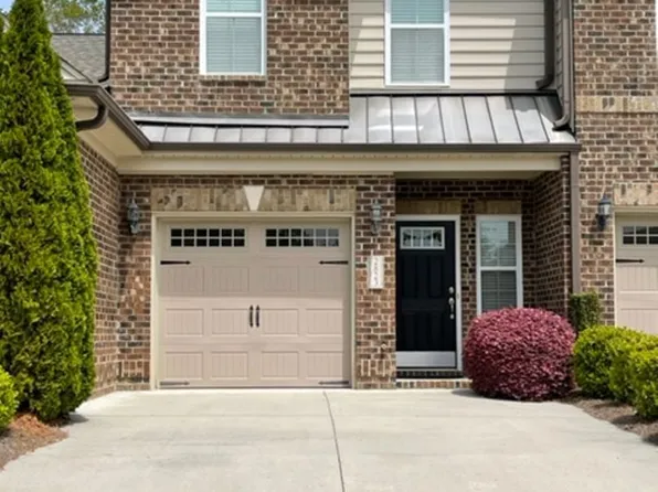 2823 Grove Park Dr, Burlington, NC 27215