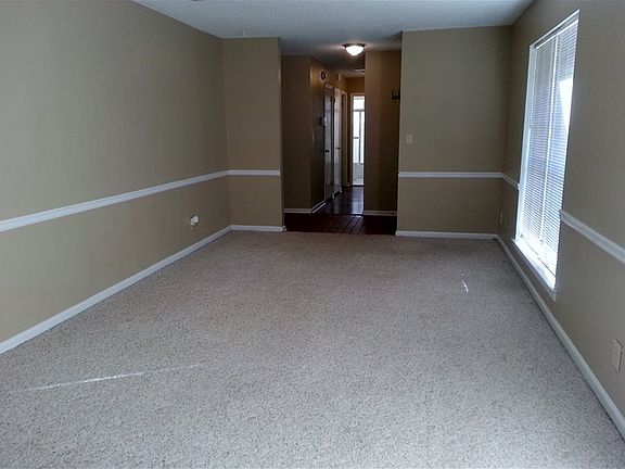 5th image of 512 Shady Grove Dr
