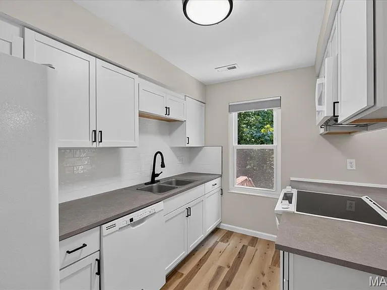 61 Park Charles Blvd S #C — Photo 12
