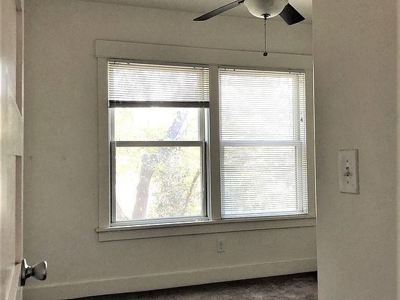 3rd image of 2300 De La Vina St #8