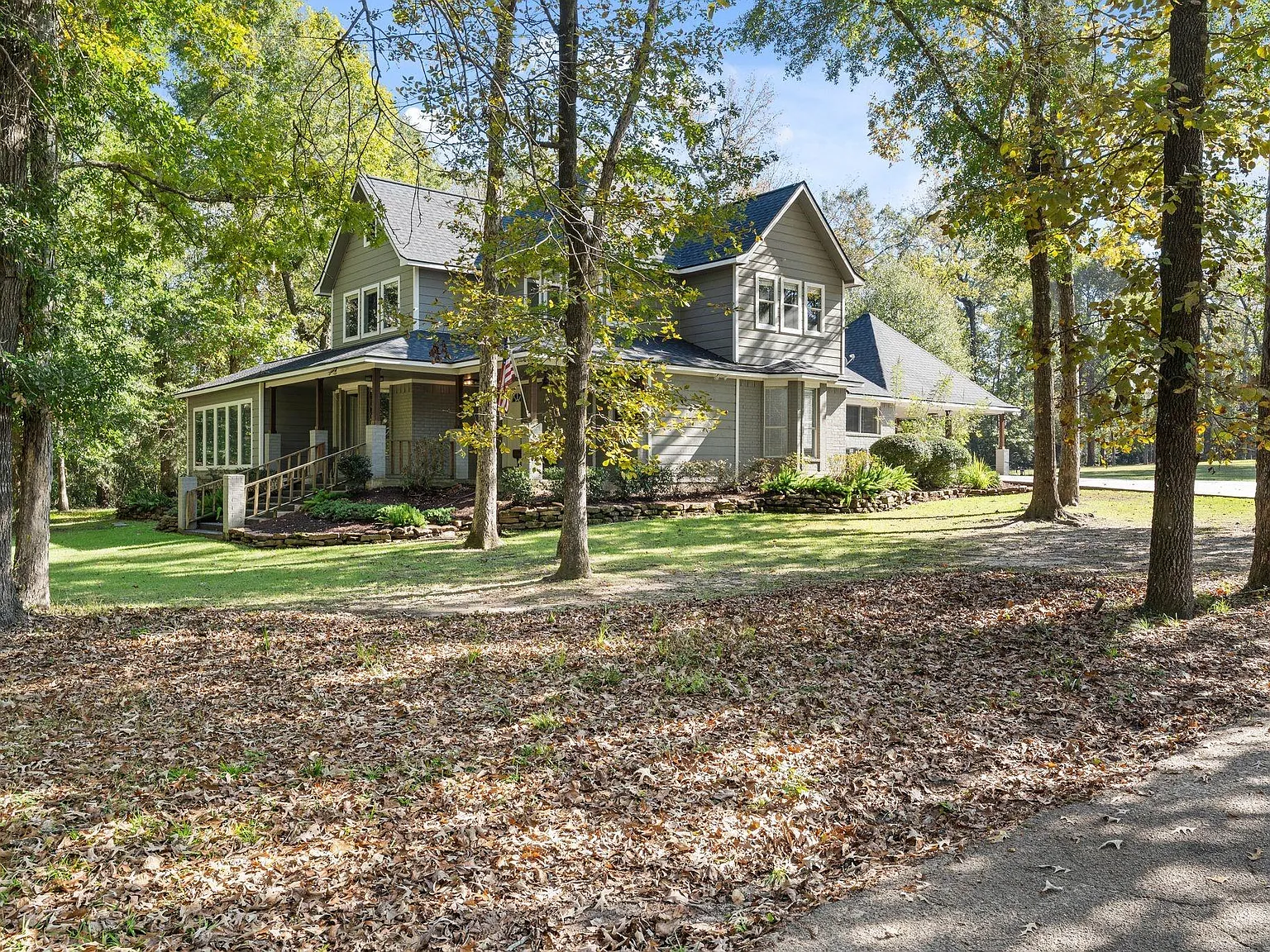 4 bed, 2.5 bath, 2470 sqft, $3,500 — Photo 3