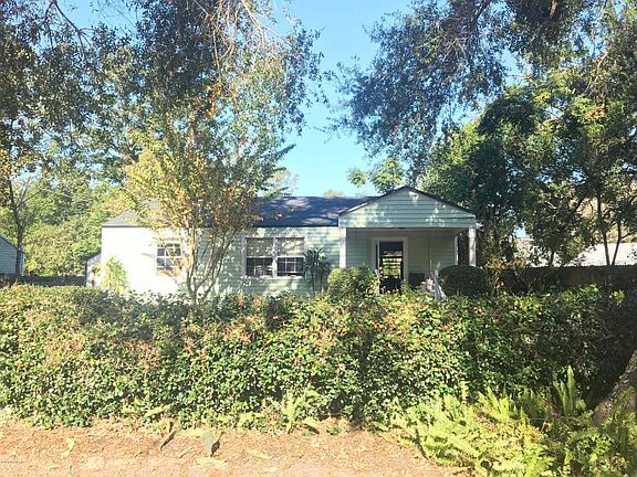 2nd image of 3035 Lake Shore Blvd