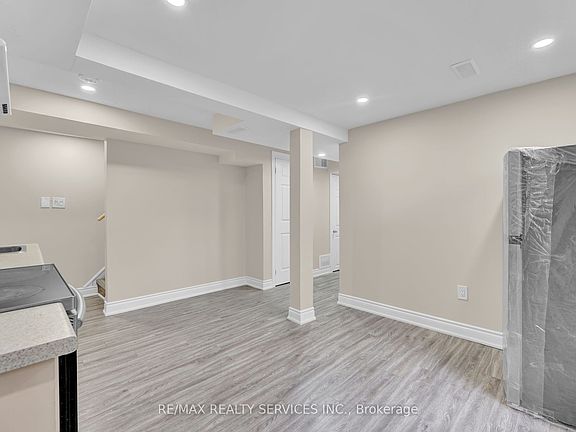 5th image of 29 Hector Ct