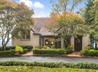 216 S Palisades Dr, Signal Mtn, TN 37377