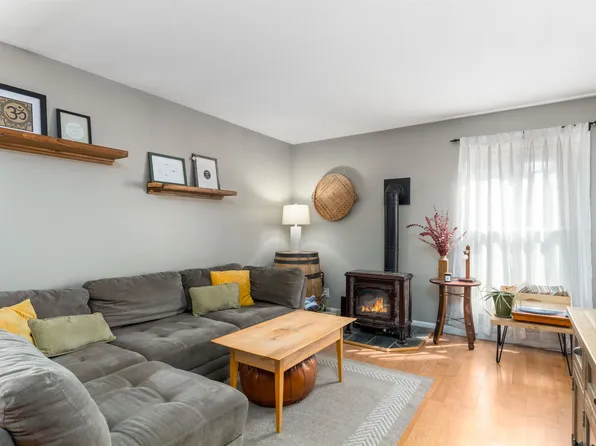 180 Ledgewood Circle #102, Burlington, VT 05401
