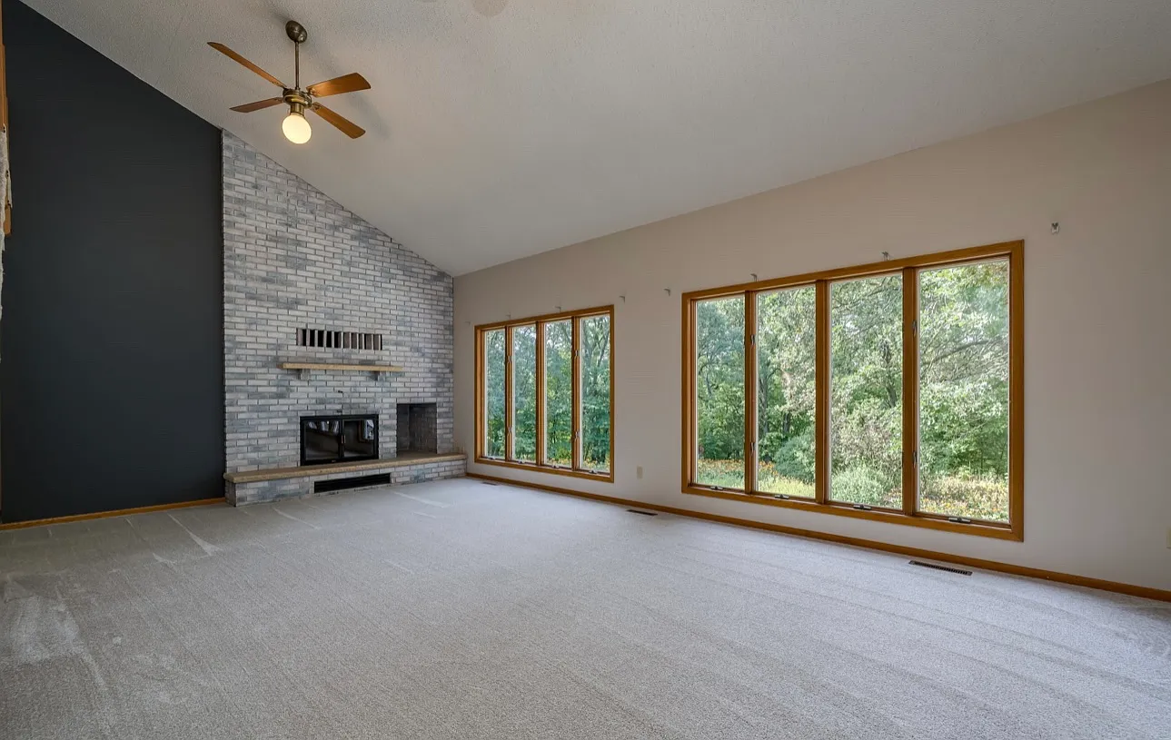 3 bed, 3000 sqft, $2,400 — Photo 3