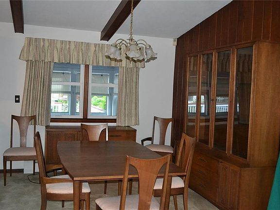 4th image of 7 Meadowridge Dr