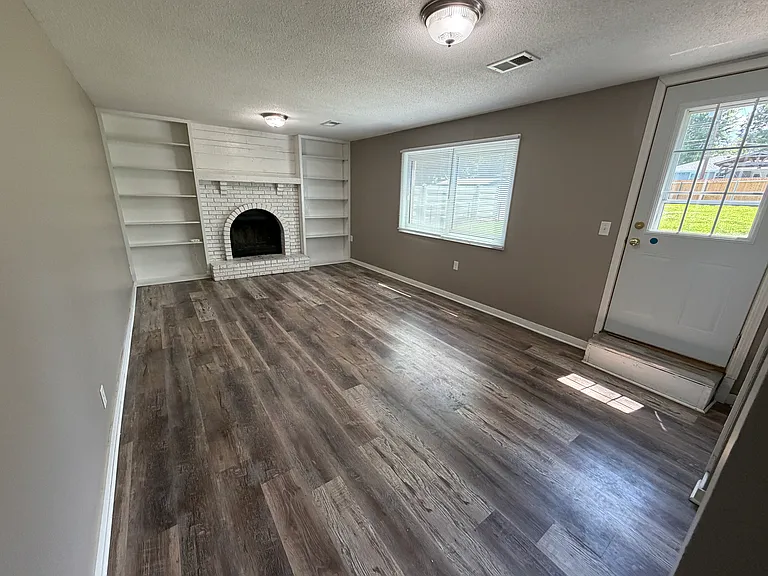 4410 S 37th St — Photo 5