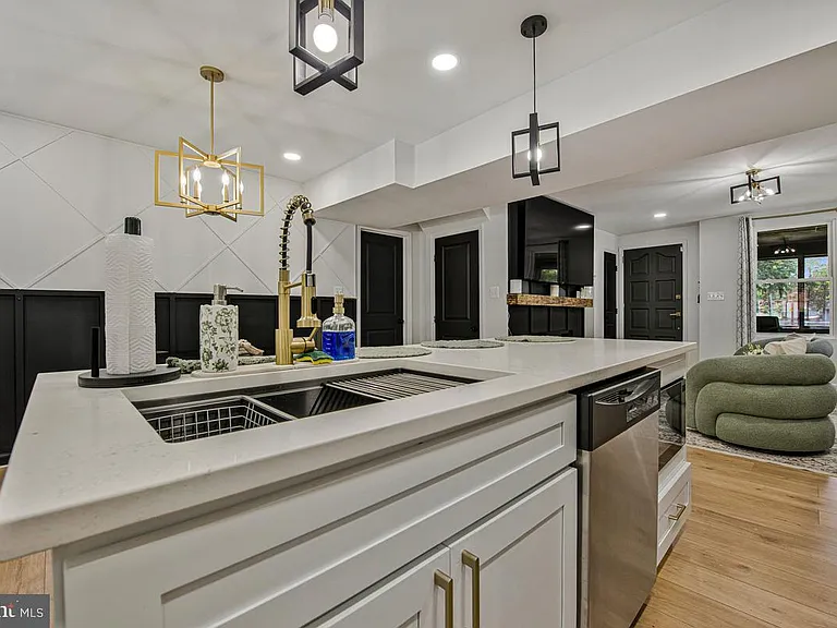 3704 Hamilton St — Photo 15