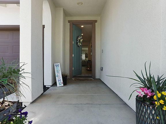 3rd image of 2518 Chardonnay Ln