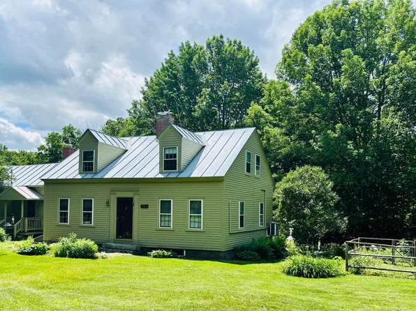 1012 West Road, Belgrade, ME 04917