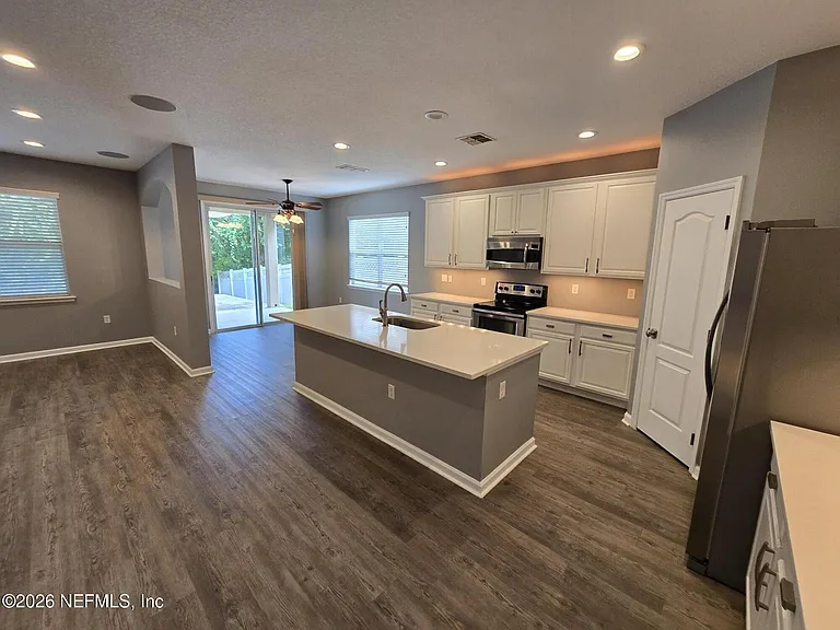 180 Thornloe Dr — Photo 8