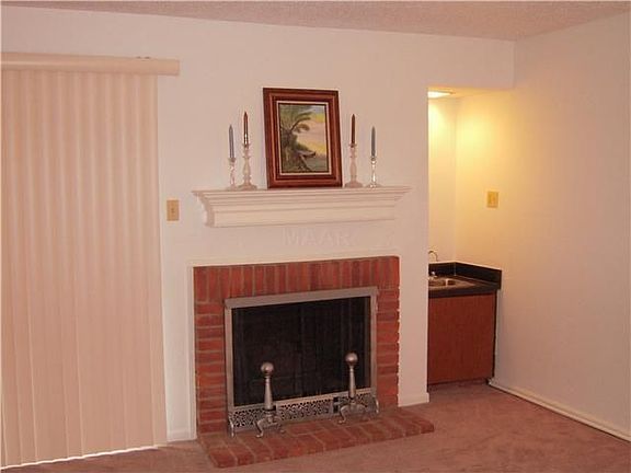 5th image of 833 Thistledown Dr #1