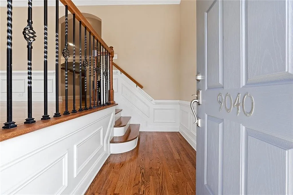 5 bed, 4.5 bath, $4,500 — Photo 2