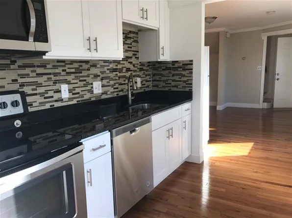 28 4th St, Medford, MA 02155