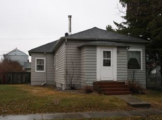110 1st St NW, Hillsboro, ND 58045