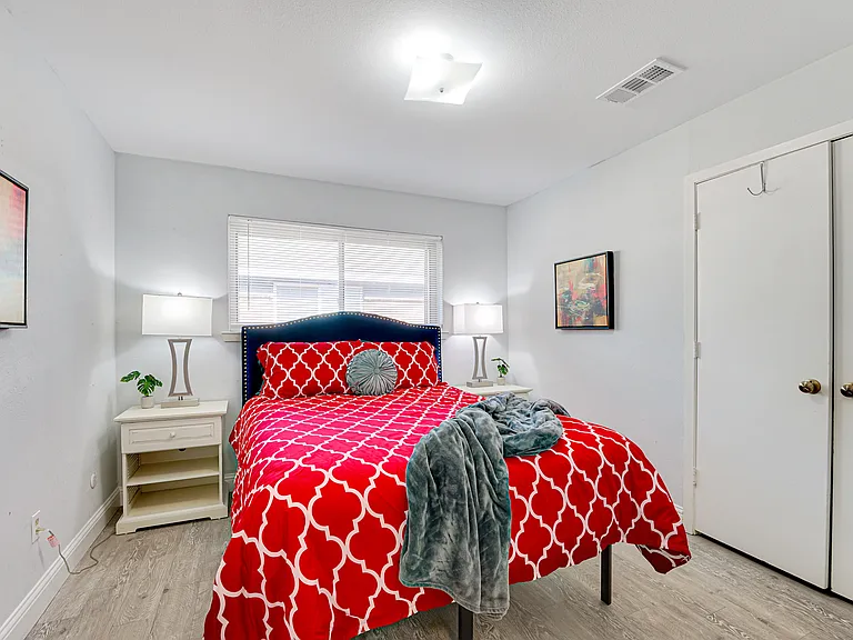 13421 Whispering Hills Dr — Photo 30