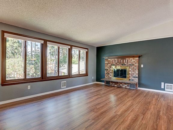 2nd image of 1207 Independence Ct