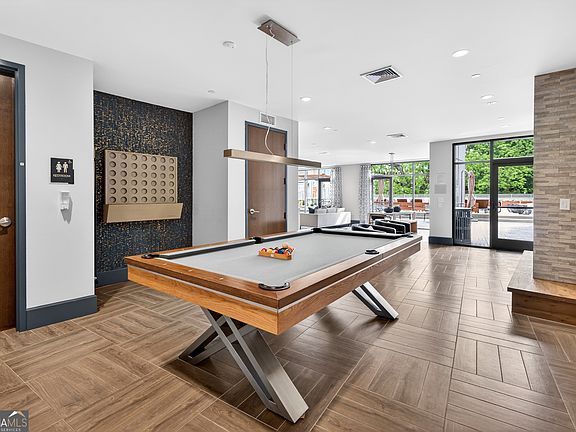 5th image of 775 Juniper St #220