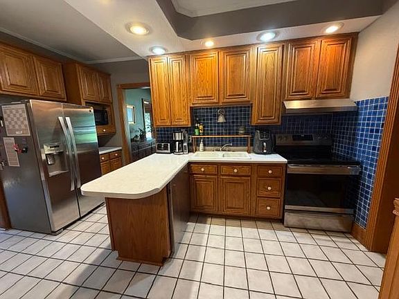 4th image of 802 N Ramsey Ave