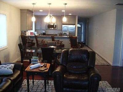 5th image of 1002 Bluffs Dr N