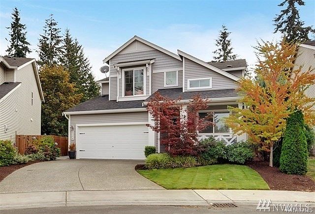 Gorgeous Home in the Estates at Lakeland in award-winning Dieringer School District