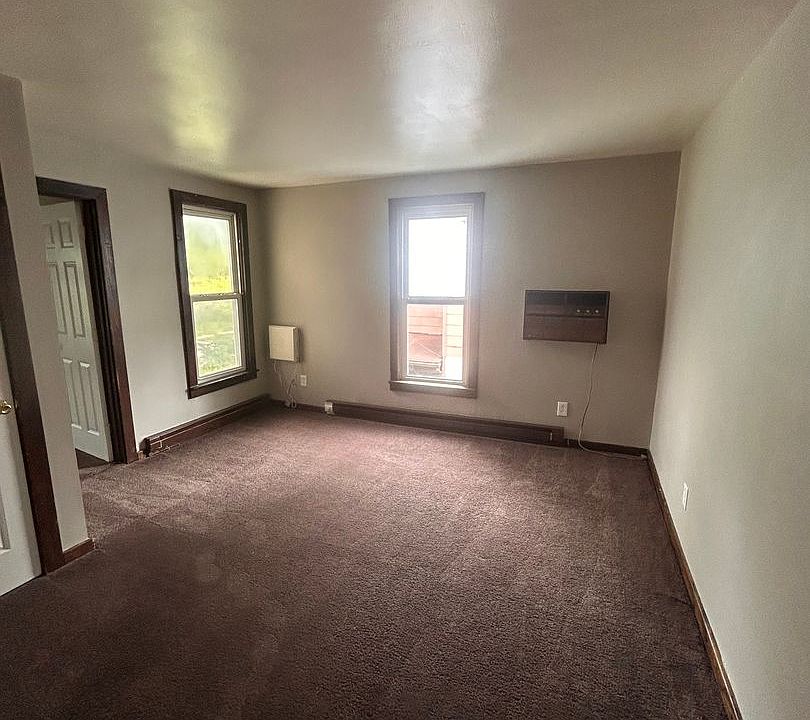 2nd image of 1120 Rivermet Ave APT B