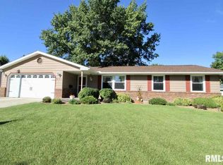 231 Cypress St, Pekin, IL 61554