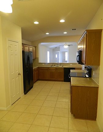 5th image of 411 Leo Ln