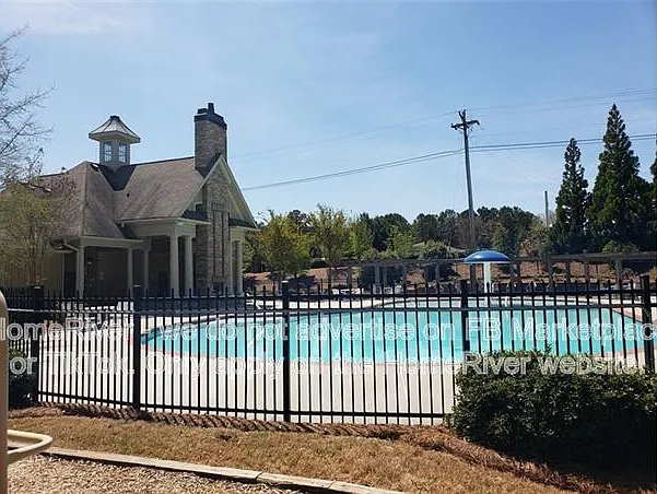 3 bed, 2.5 bath, 1696 sqft, $2,050 — Photo 3