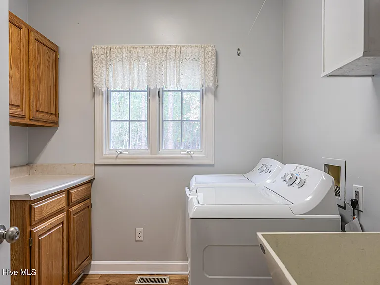 12 Wildwood Ln — Photo 26