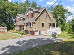 27 Pine St, Pepperell, MA 01463