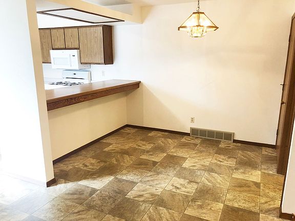 5th image of 1801 Lenard St #1807