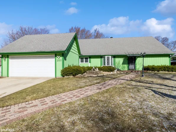 211 Brookside Dr, Elgin, IL 60123