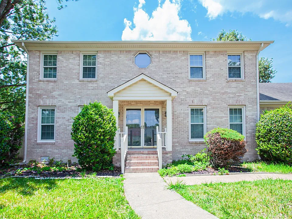 1513 Narbonne Ct