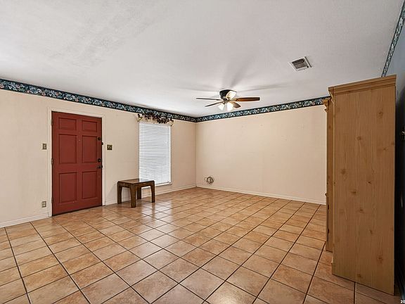 5th image of 5827 Castle Brook Dr