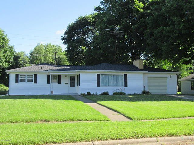 1st image of 912 Oakwood Dr