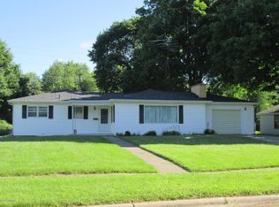 912 Oakwood Dr, Sturgis, MI 49091