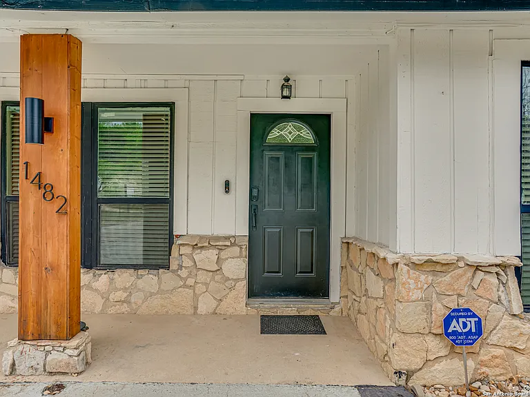 1482 Avenue Q — Photo 4