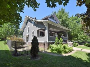 424 1st St SW, Mount Vernon, IA 52314