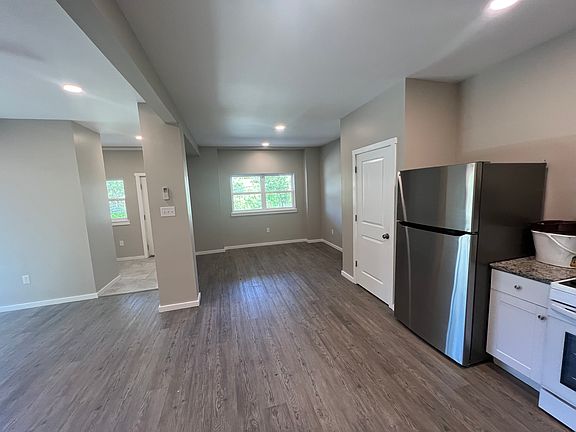 kitchen with eat-in area