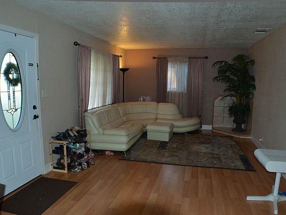 2nd image of 4949 Willow Rock Way