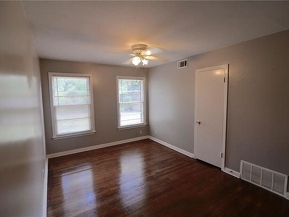5th image of 10162 Baronne Cir