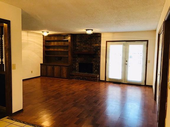 3rd image of 10120 Birkenhead Ct
