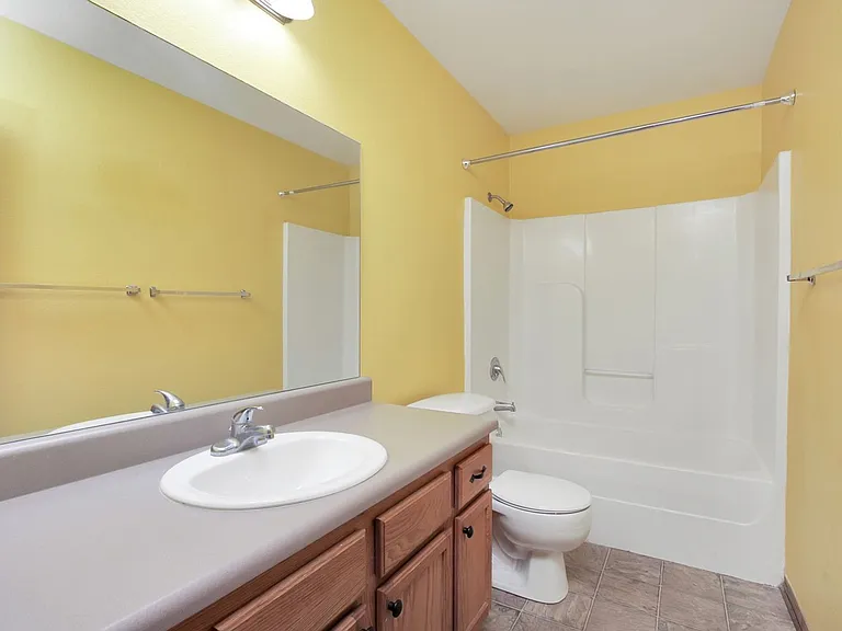 1126 Country Club Ln — Photo 10