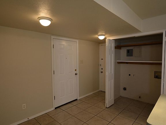 4th image of 5913 Westcrest Dr W