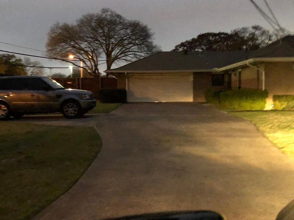 2nd image of 3706 Alta Vista Ln