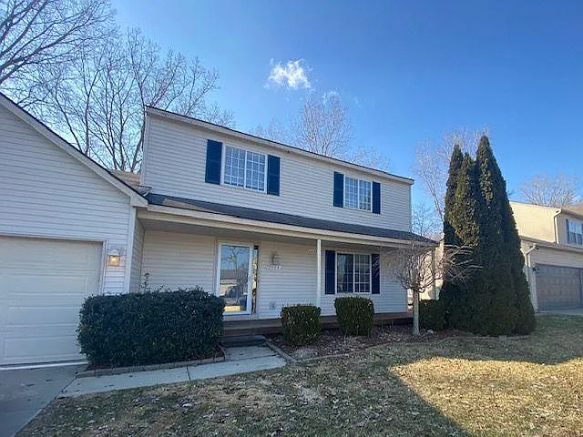 2883 Riverside Dr — Photo 1