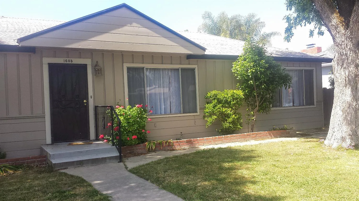 1605 Gardenia Rd photo 1